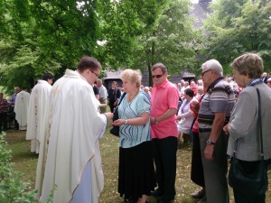 Czonkowie Koła PZN Kedzierzyn-Koźle na Mszy w kościele pw. Św. Brykcjusza
